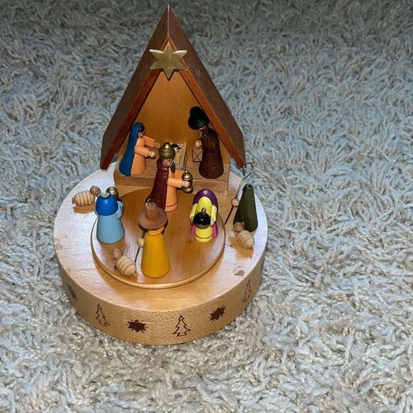 ERZGEBIRGE CHRISTMAS NATIVITY German Music Box European Plays Silent Night - Picture 1 of 16